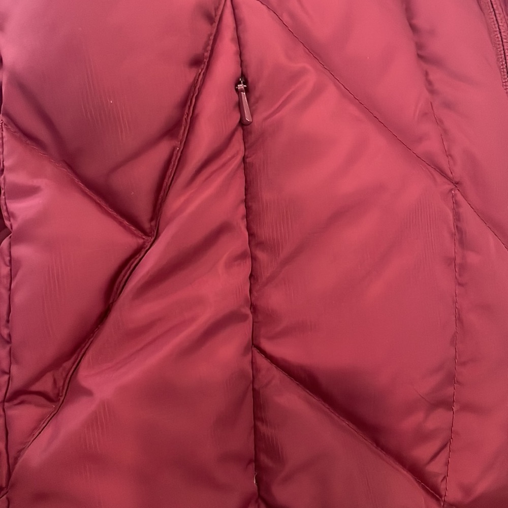 Nike ACG Women's Burgundy Puffer Jacket - Picture 6 of 13